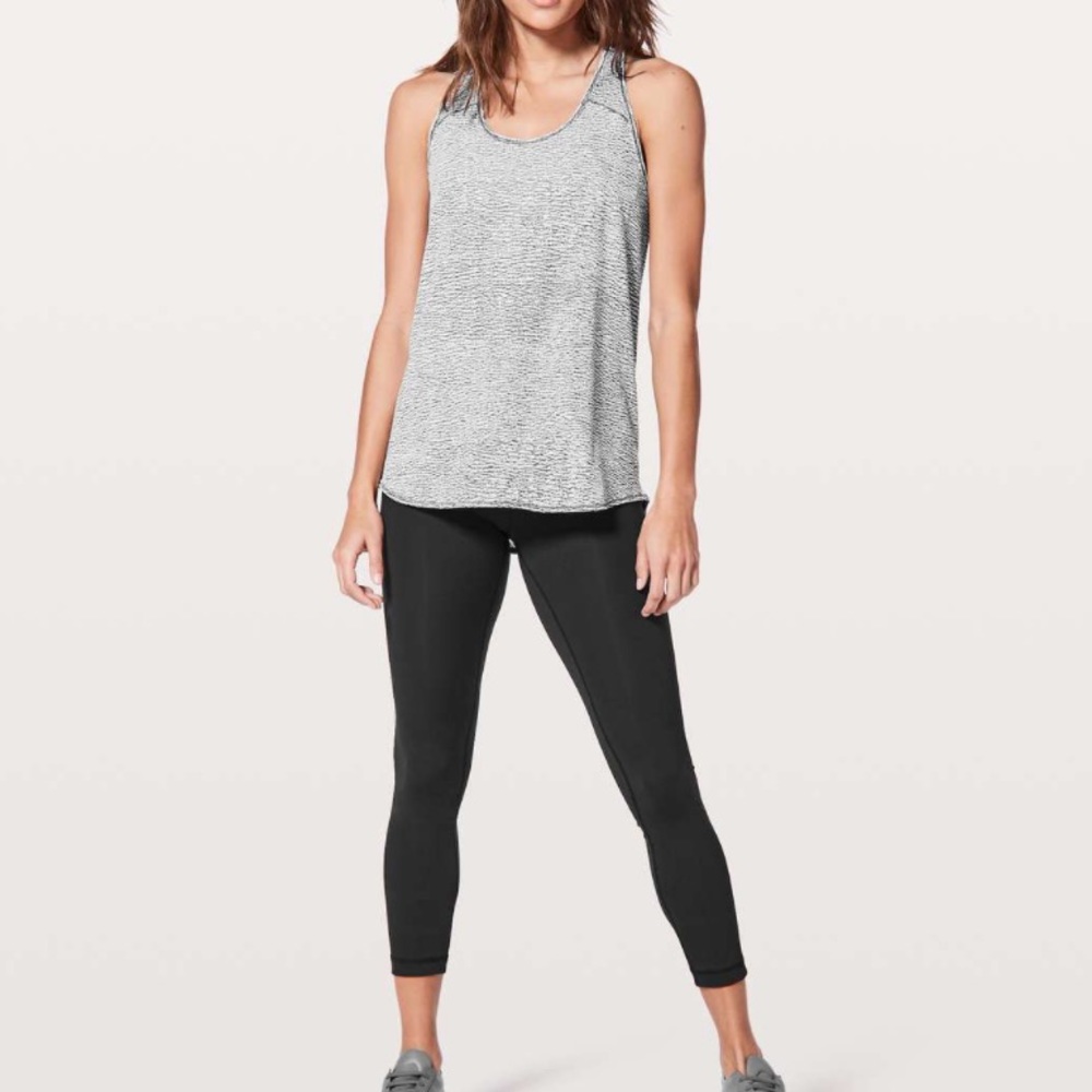 Lululemon Essential Tank - Picture 2 of 4